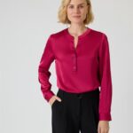 Bluse mit kurzer Knopfleiste