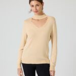 Pullover mit Cut-Out