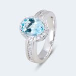 Ring mit Aquamarin in Santa Maria Farbe & Brillanten