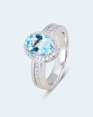 Ring mit Aquamarin in Santa Maria Farbe & Brillanten